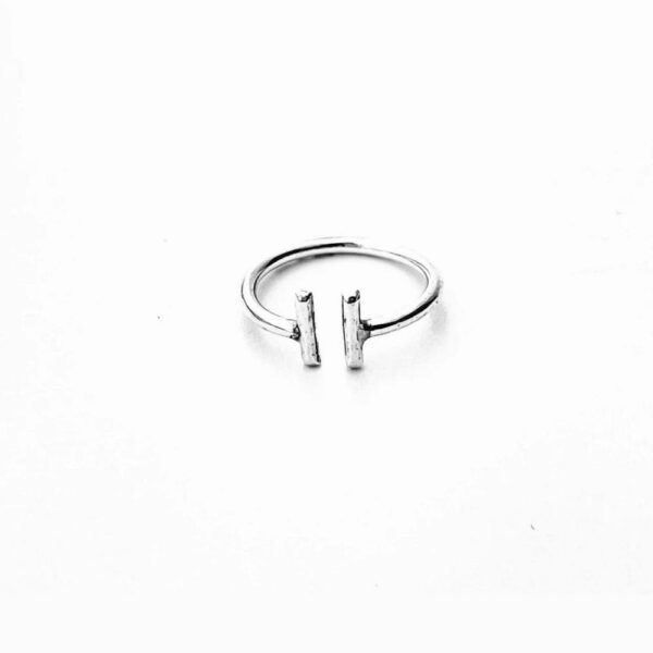 TRENDY RING