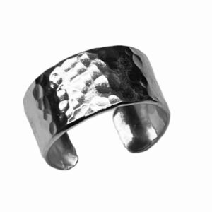 CHUNKY HAMMERED RING