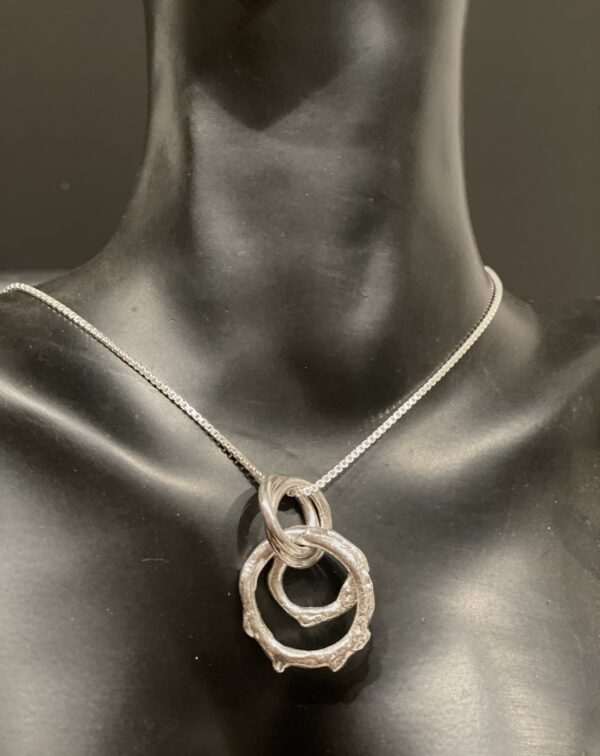 Lady DNA necklace