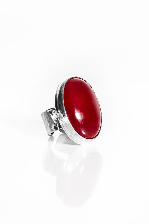 Custom made röd agat ring